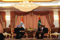 pm with mal.dives pres. at a restricted meeting in male on 12.11.2011