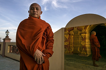 buddhist-monk-myanmar_Virathu