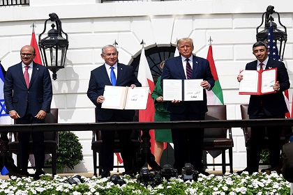 PM Netanyahu with US President Trump, UAE Minister of Foreign Affairs and International Cooperation Sheikh Abdullah Bin Zayed (far right) and Bahrain Minister of Foreign Affairs Abdullatif Al Zayani (far left)